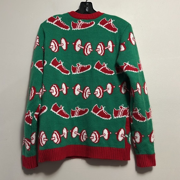 Blizzard Bay Gains Bodybuilder Santa Men's Sweater Small Green and Red - Picture 4 of 5